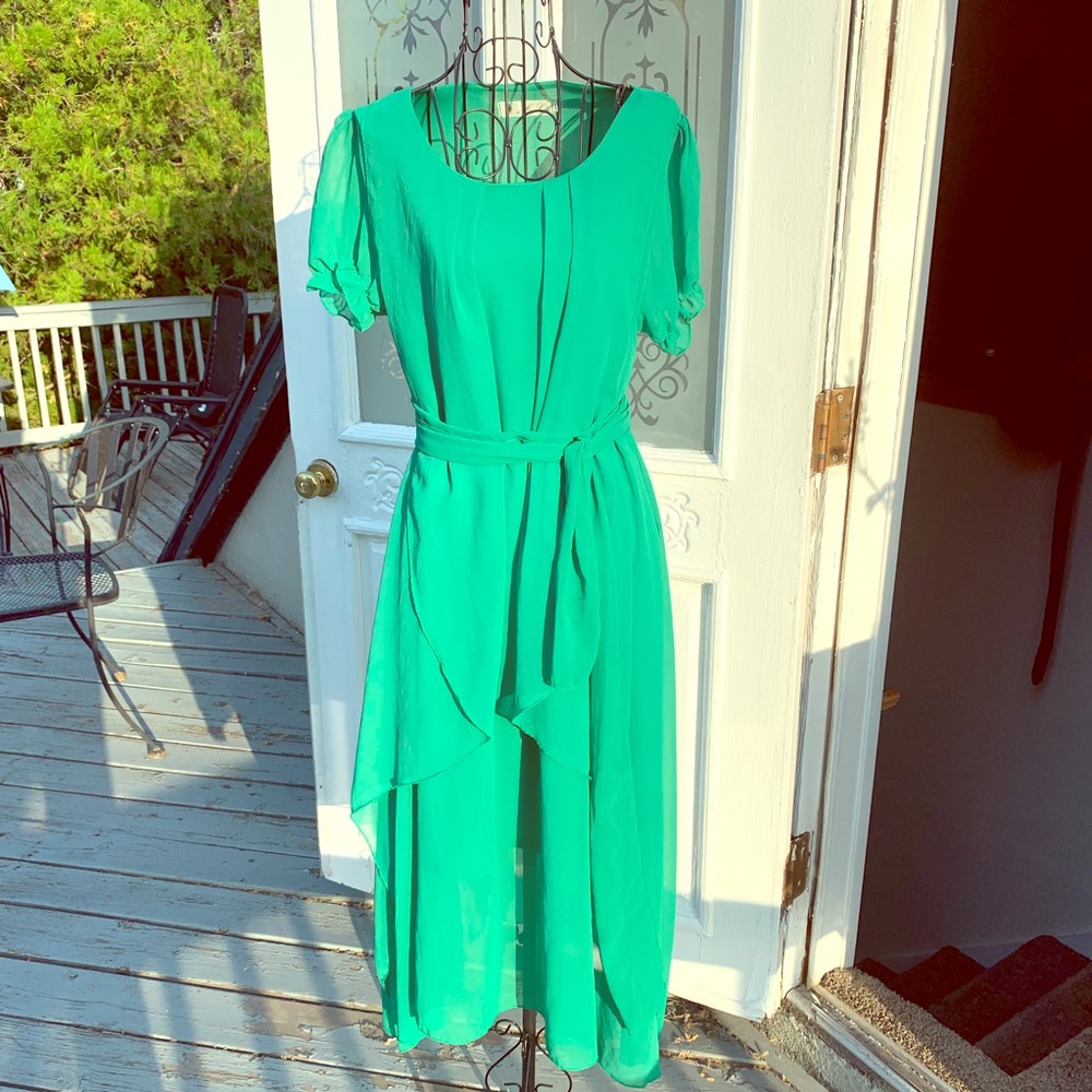 💚💚 Gorgeous Emerald Chiffon Dress 💚💚